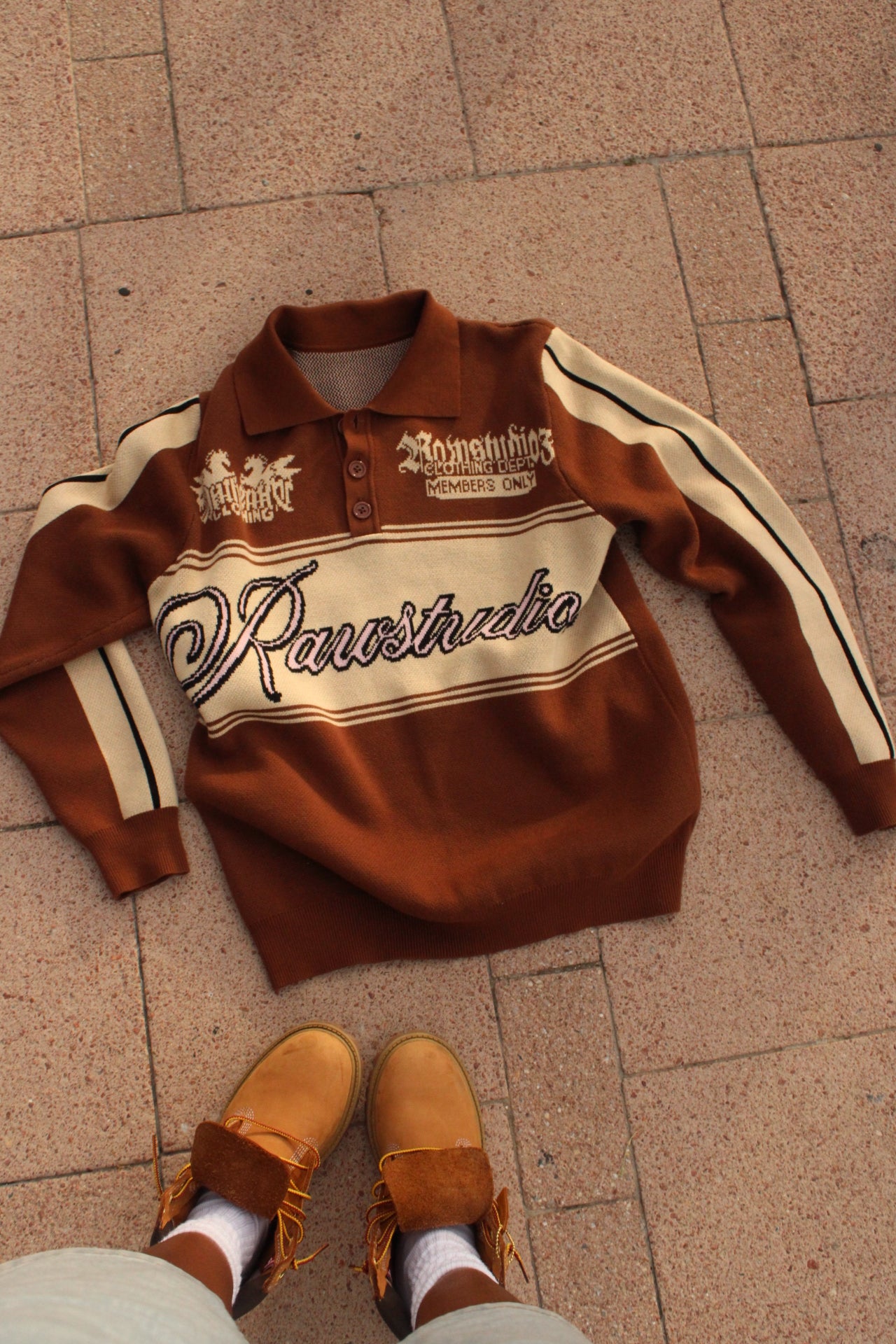 "RS MEMBERS ONLY" button up sweater (Brown)