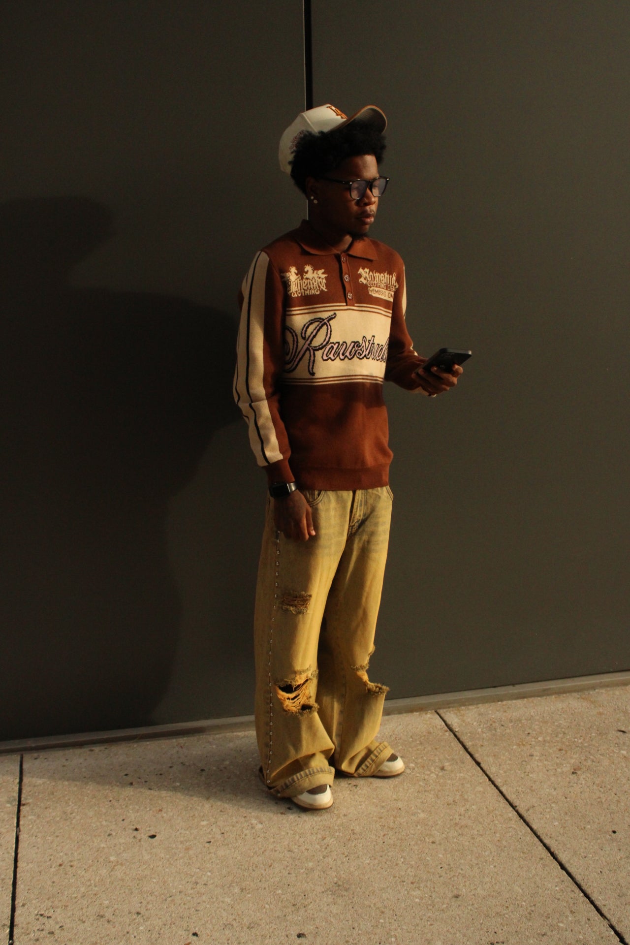 "RS MEMBERS ONLY" button up sweater (Brown)